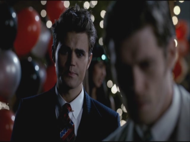 VampireDiariesWorld-dot-org-S3TVD_3x20DoNotGoGentle1085.jpg