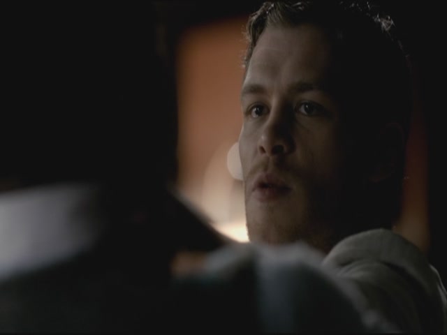 VampireDiariesWorld-dot-org-S3TVD_3x20DoNotGoGentle1116.jpg