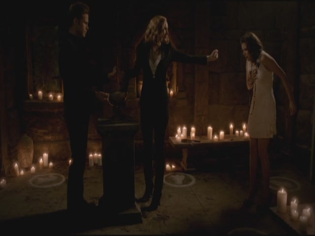 VampireDiariesWorld-dot-org-S3TVD_3x20DoNotGoGentle1190.jpg