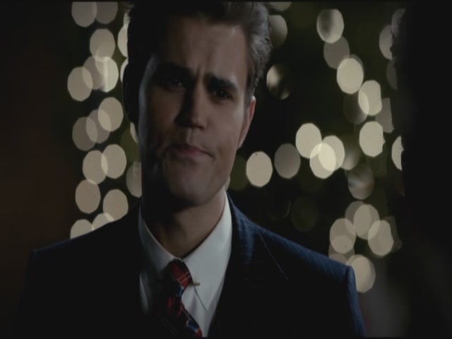 VampireDiariesWorld-dot-org-S3TVD_3x20DoNotGoGentle1516.jpg