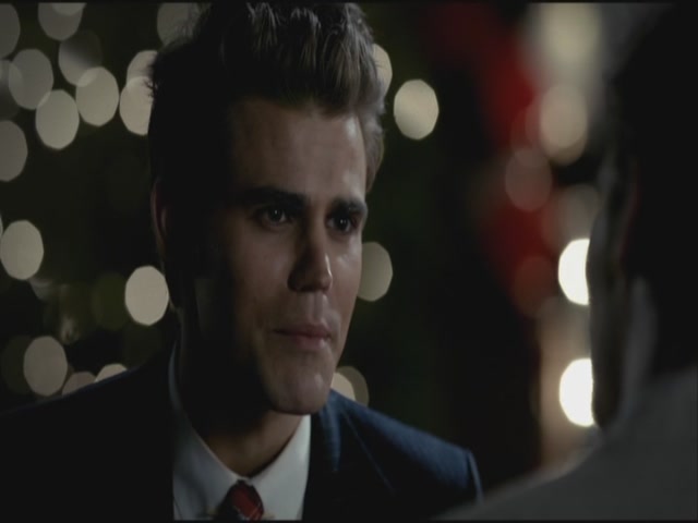 VampireDiariesWorld-dot-org-S3TVD_3x20DoNotGoGentle1530.jpg