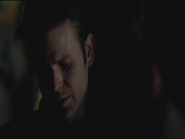 VampireDiariesWorld-dot-org-S3TVD_3x20DoNotGoGentle1601.jpg