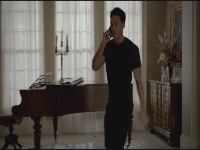 VampireDiariesWorld-dot-org-S3TVD_3x21BeforeSunset0042.jpg