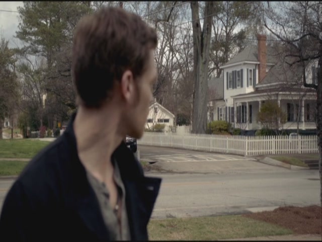 VampireDiariesWorld-dot-org-S3TVD_3x21BeforeSunset0561.jpg