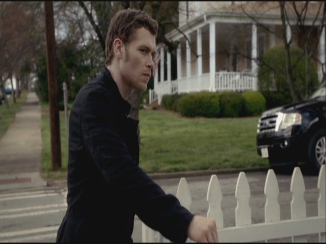 VampireDiariesWorld-dot-org-S3TVD_3x21BeforeSunset0571.jpg