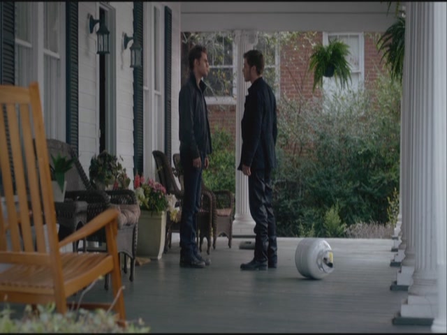 VampireDiariesWorld-dot-org-S3TVD_3x21BeforeSunset0625.jpg