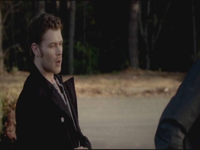 VampireDiariesWorld-dot-org-S3TVD_3x21BeforeSunset0813.jpg