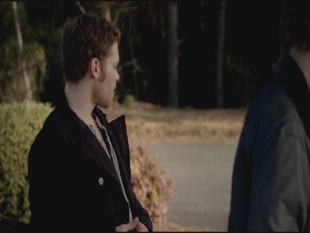 VampireDiariesWorld-dot-org-S3TVD_3x21BeforeSunset0815.jpg