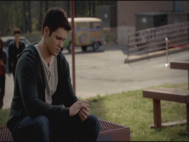 VampireDiariesWorld-dot-org-S3TVD_3x21BeforeSunset0957.jpg