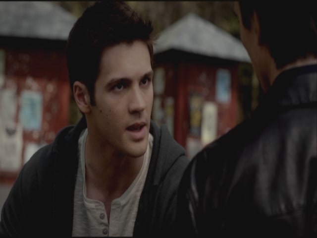 VampireDiariesWorld-dot-org-S3TVD_3x21BeforeSunset0990.jpg