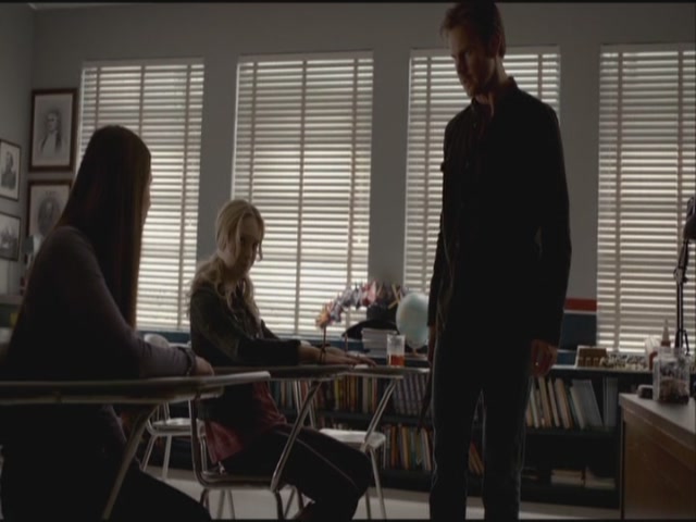 VampireDiariesWorld-dot-org-S3TVD_3x21BeforeSunset1067.jpg