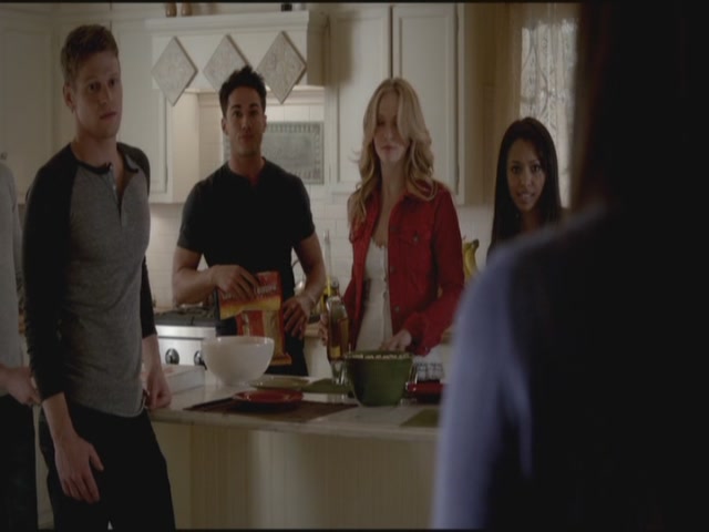 VampireDiariesWorld-dot-org-S3TVD_3x21BeforeSunset1886.jpg