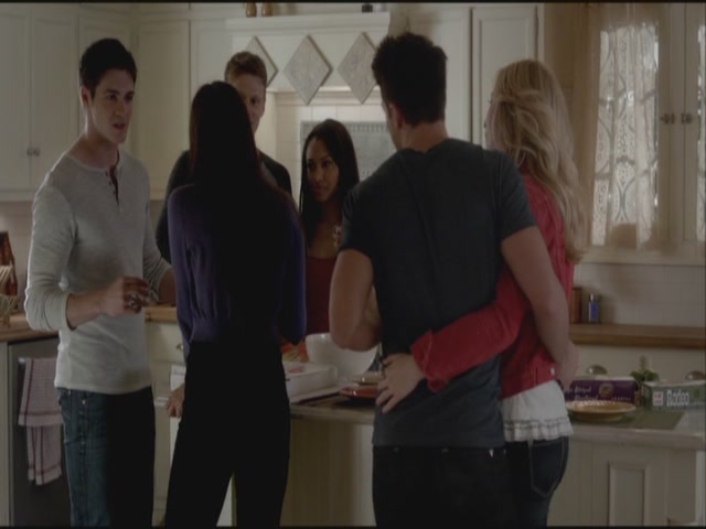 VampireDiariesWorld-dot-org-S3TVD_3x21BeforeSunset1934.jpg