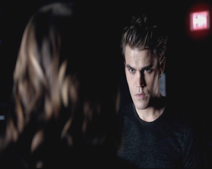 VampireDiariesWorld-dot-org-S3-StefansDescentIntoDarkness0091.jpg