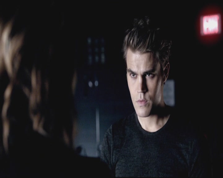 VampireDiariesWorld-dot-org-S3-StefansDescentIntoDarkness0092.jpg