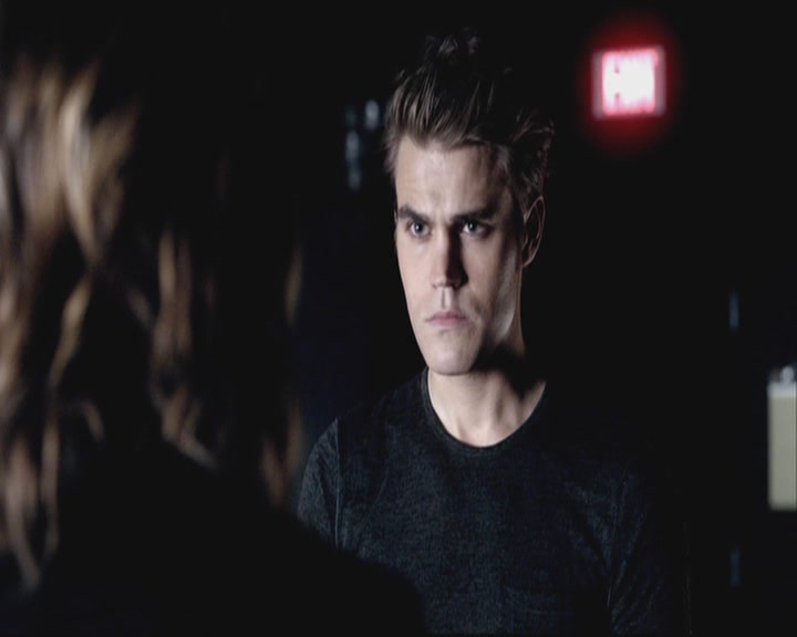 VampireDiariesWorld-dot-org-S3-StefansDescentIntoDarkness0097.jpg