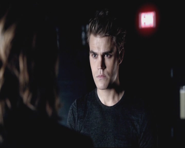 VampireDiariesWorld-dot-org-S3-StefansDescentIntoDarkness0098.jpg