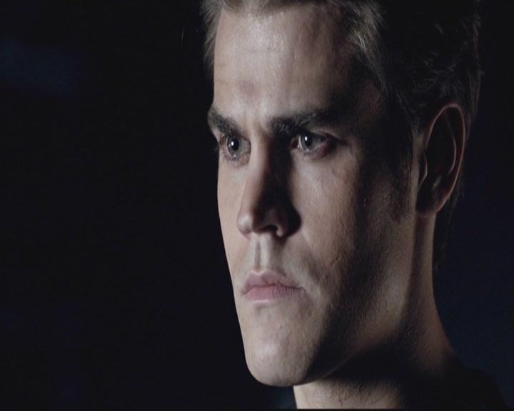 VampireDiariesWorld-dot-org-S3-StefansDescentIntoDarkness0102.jpg