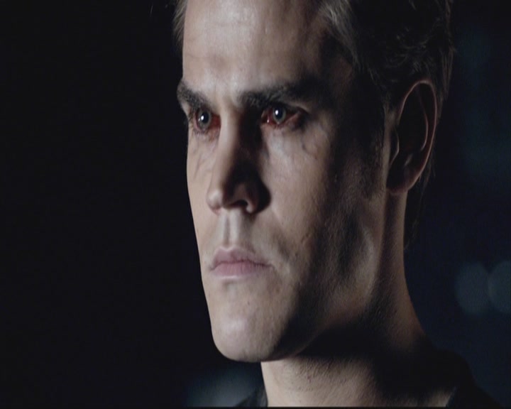 VampireDiariesWorld-dot-org-S3-StefansDescentIntoDarkness0104.jpg