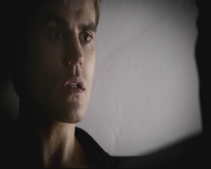 VampireDiariesWorld-dot-org-S3-StefansDescentIntoDarkness0235.jpg