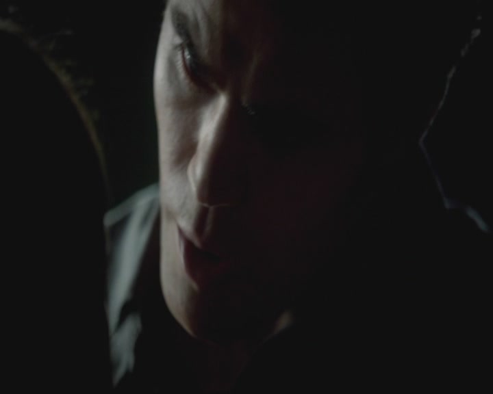 VampireDiariesWorld-dot-org-S3-StefansDescentIntoDarkness0282.jpg