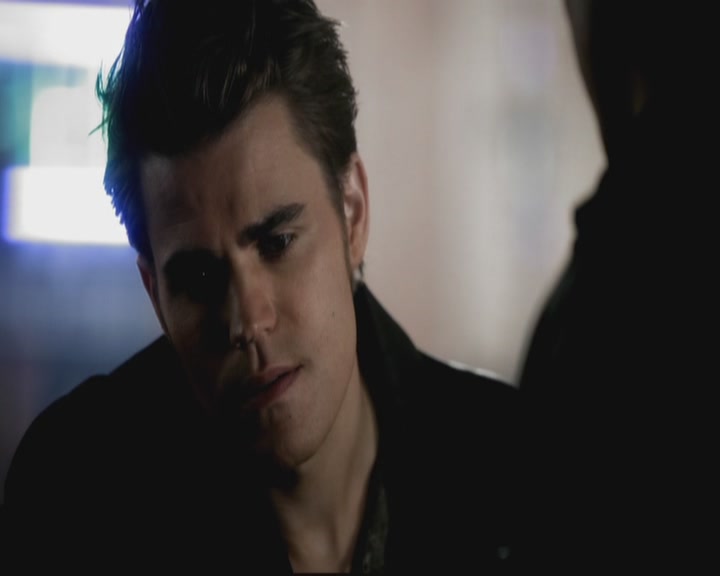 VampireDiariesWorld-dot-org-S3-StefansDescentIntoDarkness0339.jpg