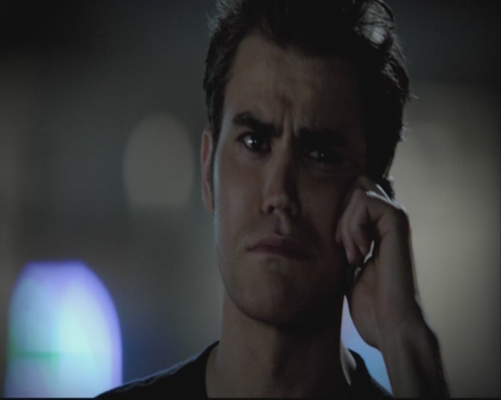 VampireDiariesWorld-dot-org-S3-StefansDescentIntoDarkness0443.jpg