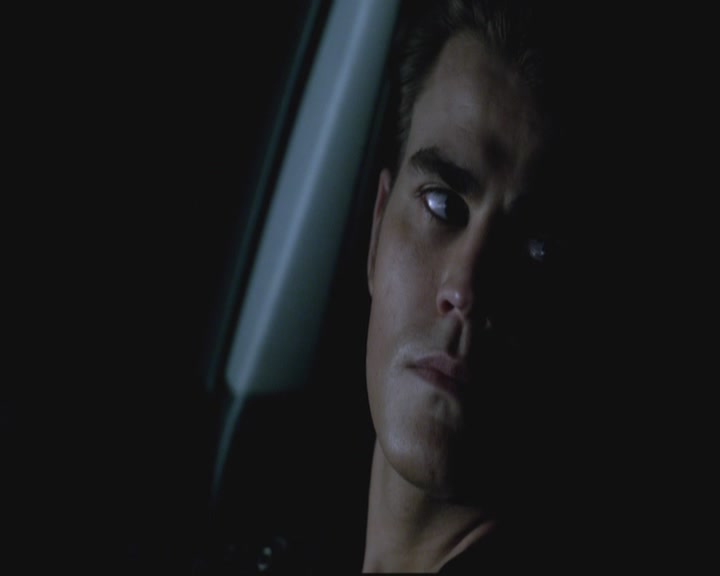 VampireDiariesWorld-dot-org-S3-StefansDescentIntoDarkness0504.jpg