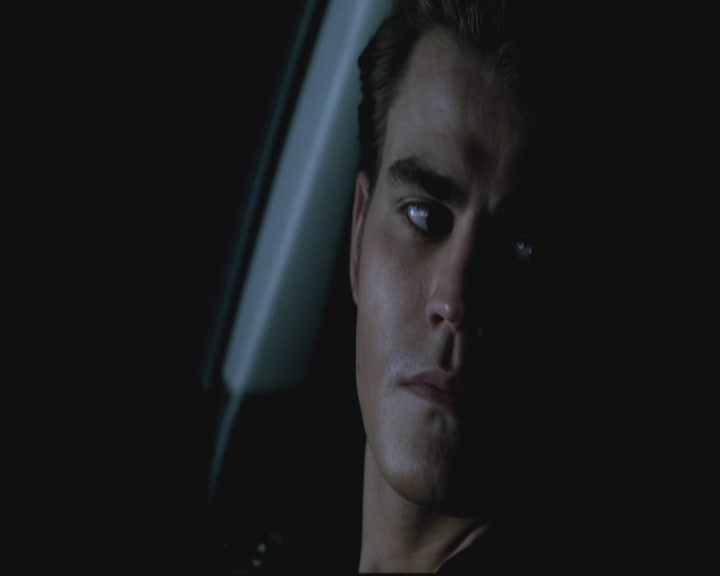 VampireDiariesWorld-dot-org-S3-StefansDescentIntoDarkness0505.jpg