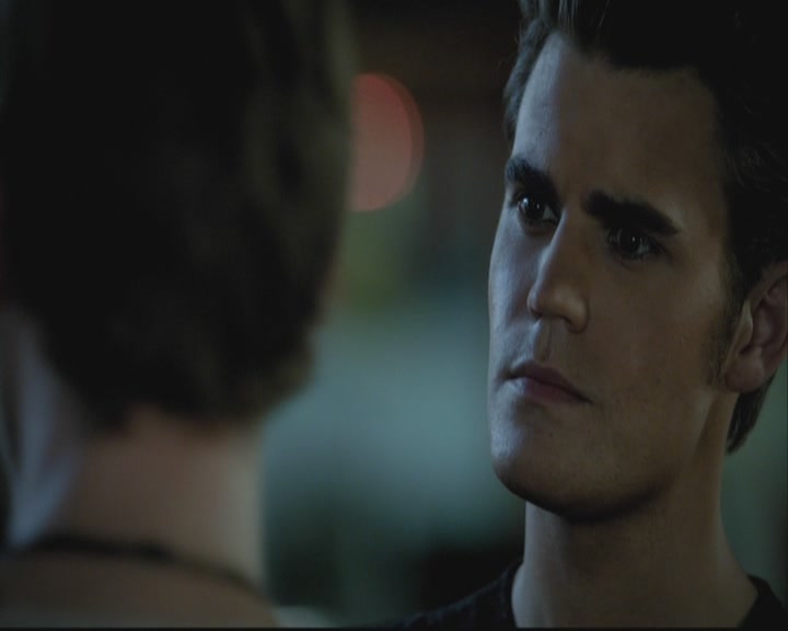 VampireDiariesWorld-dot-org-S3-StefansDescentIntoDarkness0514.jpg