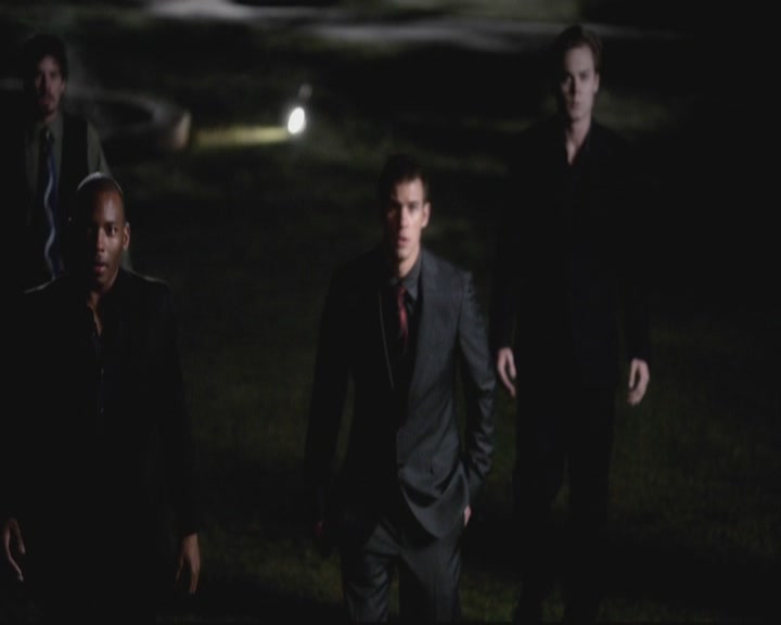 VampireDiariesWorld-dot-org-S3-TheOriginalVampireTheBeginning0602.jpg