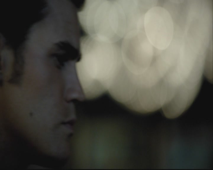 VampireDiariesWorld-dot-org-S3-TheOriginalVampireTheBeginning0610.jpg