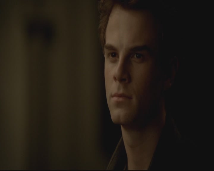 VampireDiariesWorld-dot-org-S3-TheOriginalVampireTheBeginning0688.jpg