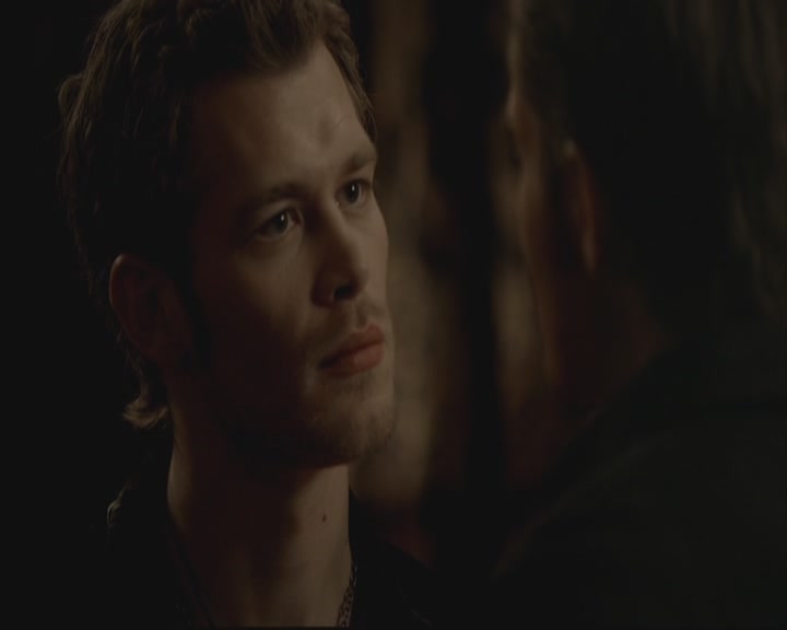 VampireDiariesWorld-dot-org-S3-TheOriginalVampireTheBeginning0710.jpg