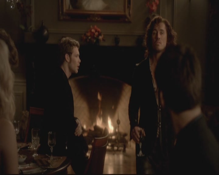 VampireDiariesWorld-dot-org-S3-TheOriginalVampireTheBeginning0966.jpg