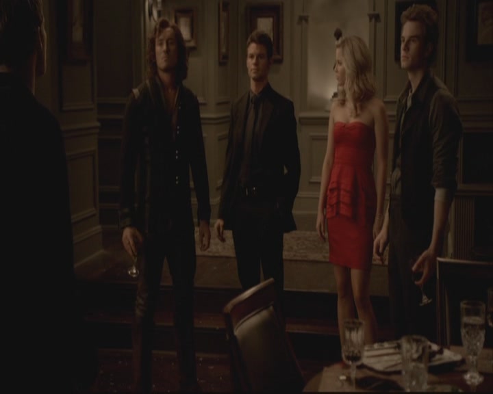 VampireDiariesWorld-dot-org-S3-TheOriginalVampireTheBeginning0979.jpg