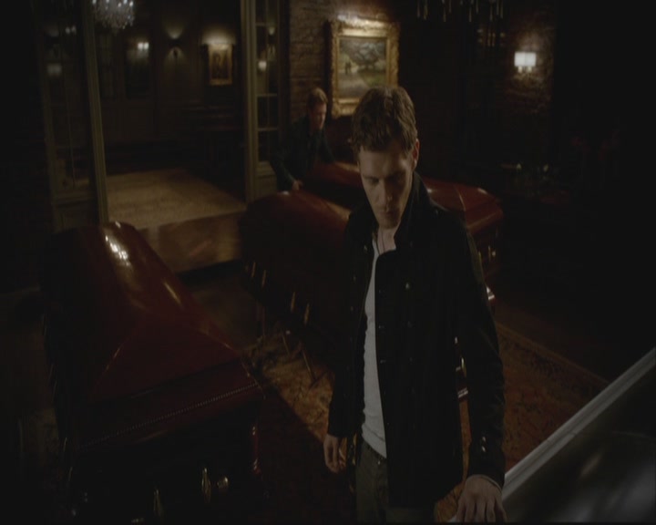 VampireDiariesWorld-dot-org-S3-TheOriginalVampireTheBeginning0990.jpg