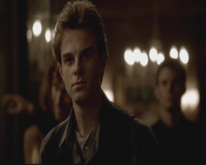 VampireDiariesWorld-dot-org-S3-TheOriginalVampireTheBeginning0996.jpg