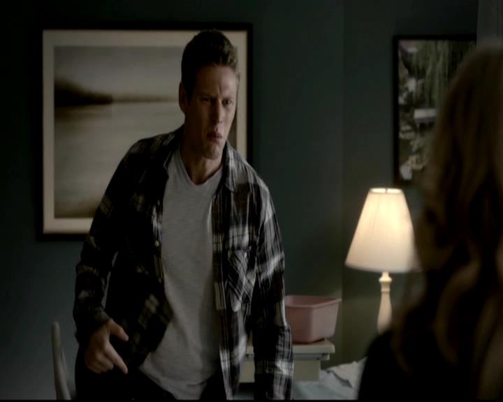 VampireDiariesWorld-dot-org_4x01GrowingPains0330.jpg