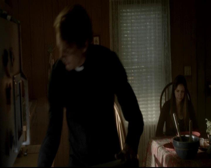 VampireDiariesWorld-dot-org_4x01GrowingPains0913.jpg