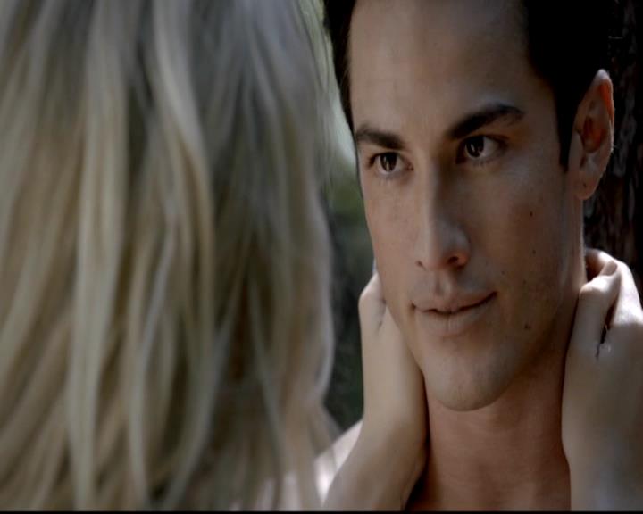 VampireDiariesWorld-dot-org_4x01GrowingPains1018.jpg