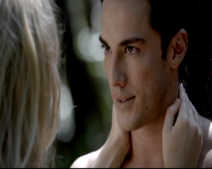 VampireDiariesWorld-dot-org_4x01GrowingPains1021.jpg