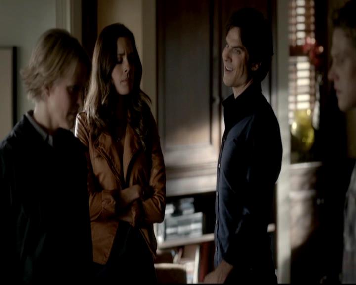 VampireDiariesWorld-dot-org_4x01GrowingPains1128.jpg