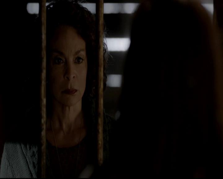 VampireDiariesWorld-dot-org_4x01GrowingPains1317.jpg