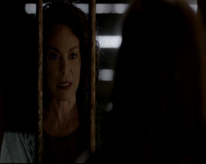 VampireDiariesWorld-dot-org_4x01GrowingPains1319.jpg