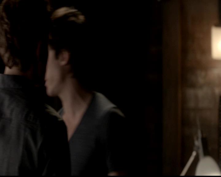 VampireDiariesWorld-dot-org_4x02Memorial0081.jpg