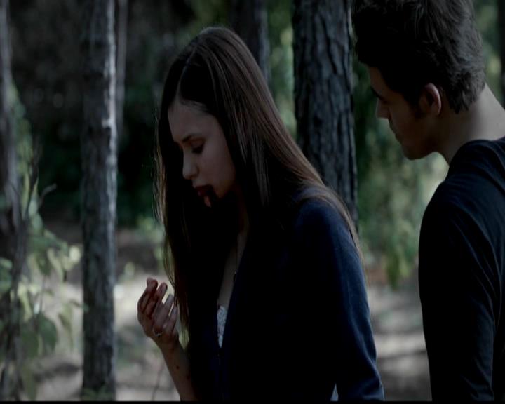 VampireDiariesWorld-dot-org_4x02Memorial0090.jpg