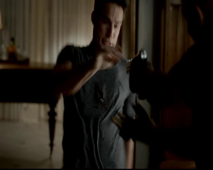 VampireDiariesWorld-dot-org_4x02Memorial0695.jpg