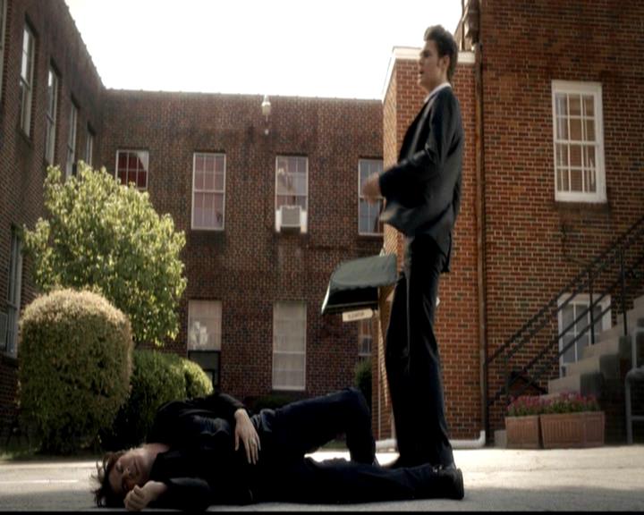 VampireDiariesWorld-dot-org_4x02Memorial1624.jpg