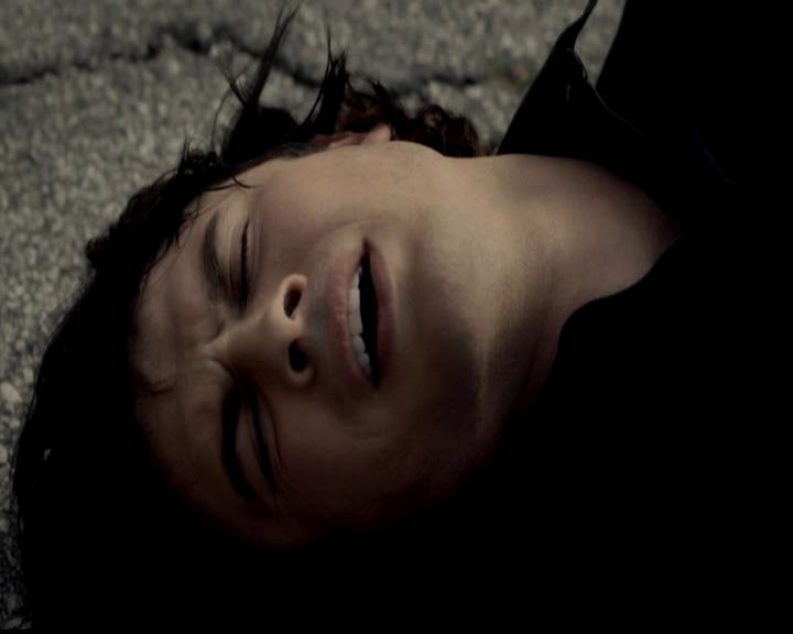 VampireDiariesWorld-dot-org_4x02Memorial1626.jpg